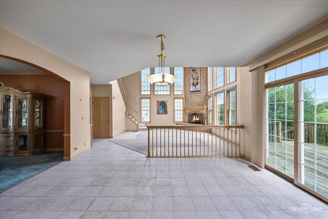 1475 S Crowfoot Circle, Hoffman Estates, IL 60169