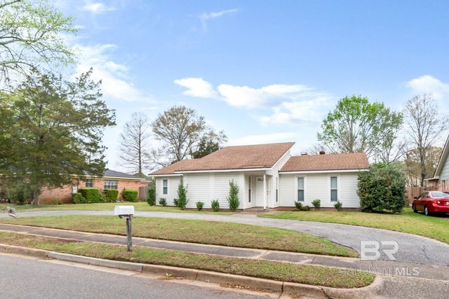 6208 Cottage Hill Road, Mobile, AL 36609