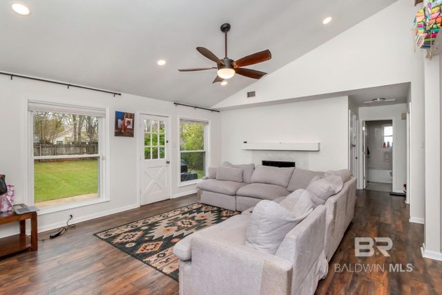 6208 Cottage Hill Road, Mobile, AL 36609