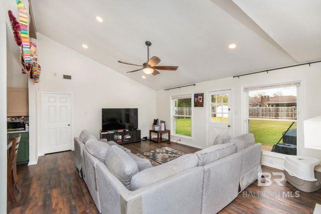 6208 Cottage Hill Road, Mobile, AL 36609