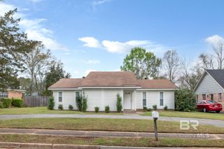6208 Cottage Hill Road, Mobile, AL 36609