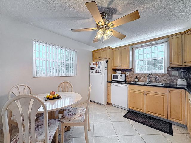 4930 E Sabal Palm Blvd 301, Tamarac, FL 33319