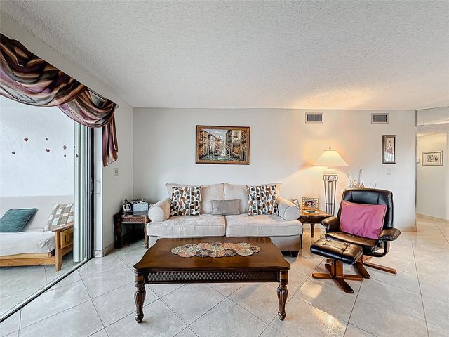 4930 E Sabal Palm Blvd 301, Tamarac, FL 33319