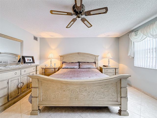 4930 E Sabal Palm Blvd 301, Tamarac, FL 33319