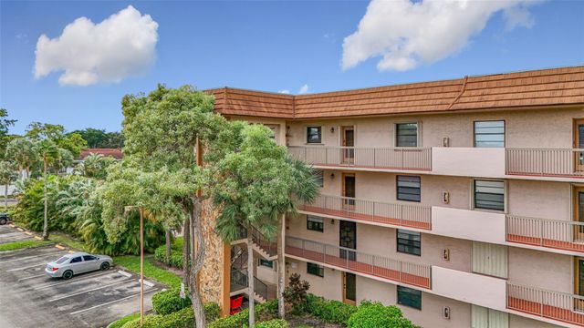 4930 E Sabal Palm Blvd 301, Tamarac, FL 33319