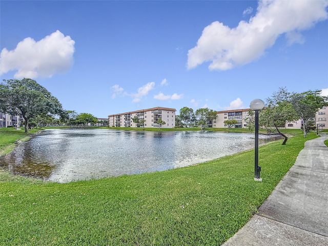 4930 E Sabal Palm Blvd 301, Tamarac, FL 33319