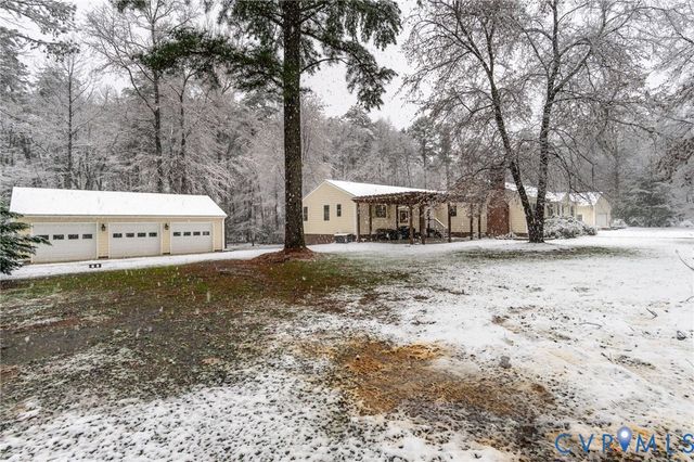 3256 Countryside West Dr, Gum Spring, VA 23065