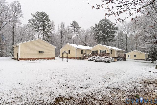 3256 Countryside West Dr, Gum Spring, VA 23065