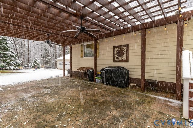3256 Countryside West Dr, Gum Spring, VA 23065