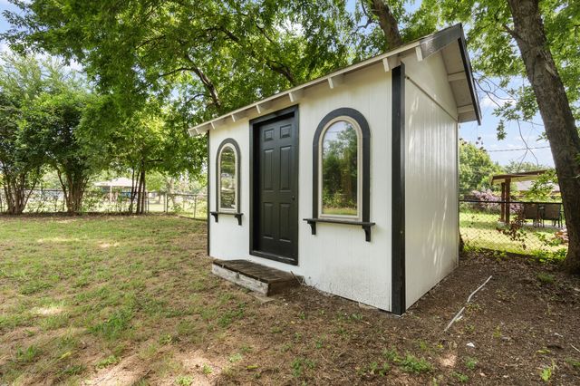 312 SW Gamble Street, Burleson, TX 76028