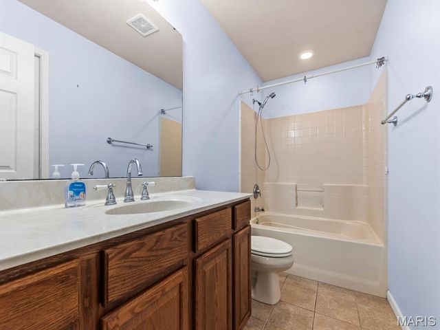 933 Georgetowne Drive, O'fallon, IL 62269