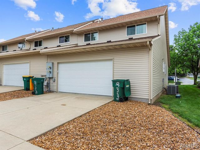 933 Georgetowne Drive, O'fallon, IL 62269