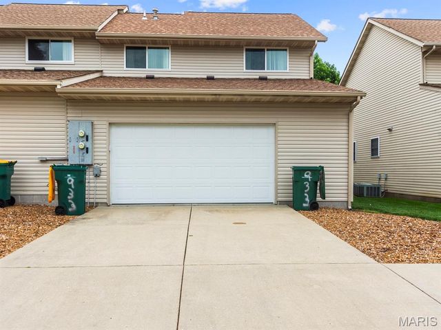 933 Georgetowne Drive, O'fallon, IL 62269
