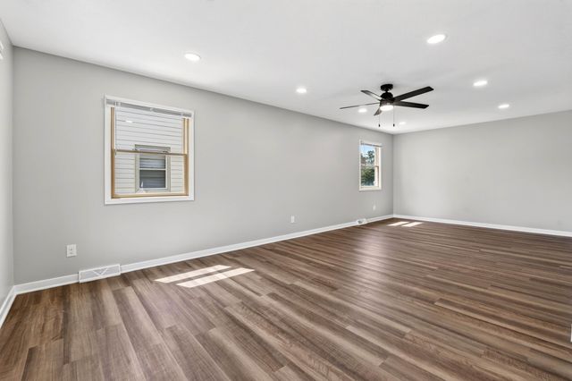 3212 3RD Avenue, Council Bluffs, IA 51501