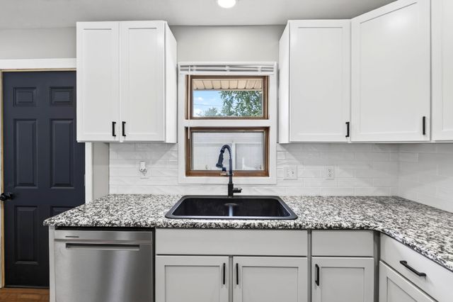 3212 3RD Avenue, Council Bluffs, IA 51501
