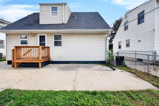 3212 3RD Avenue, Council Bluffs, IA 51501