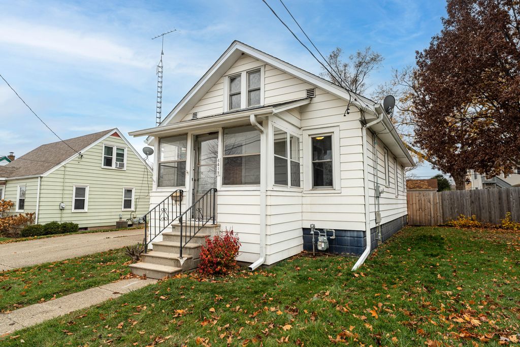 6412 37th AVENUE, Kenosha, WI 53142