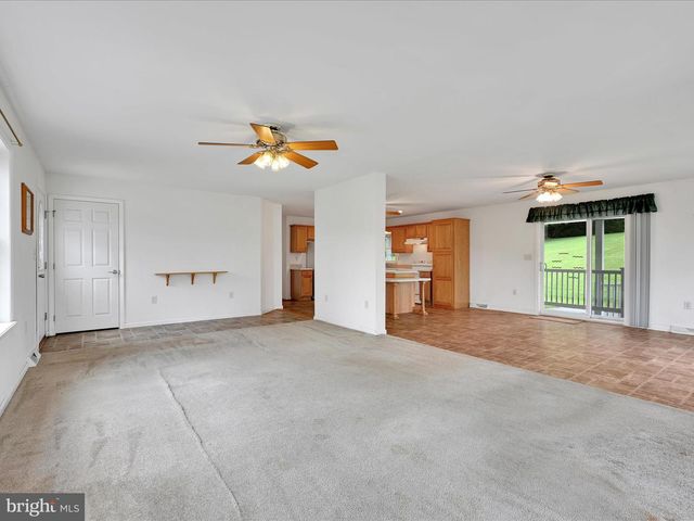 67 PARALLEL RD, Pine Grove, PA 17963