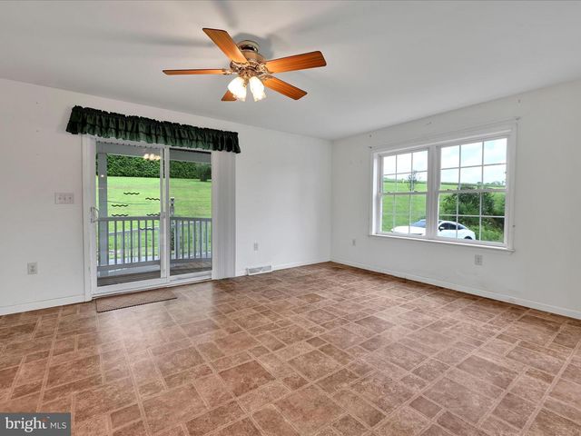 67 PARALLEL RD, Pine Grove, PA 17963