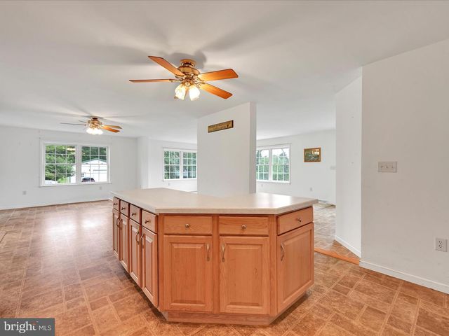 67 PARALLEL RD, Pine Grove, PA 17963
