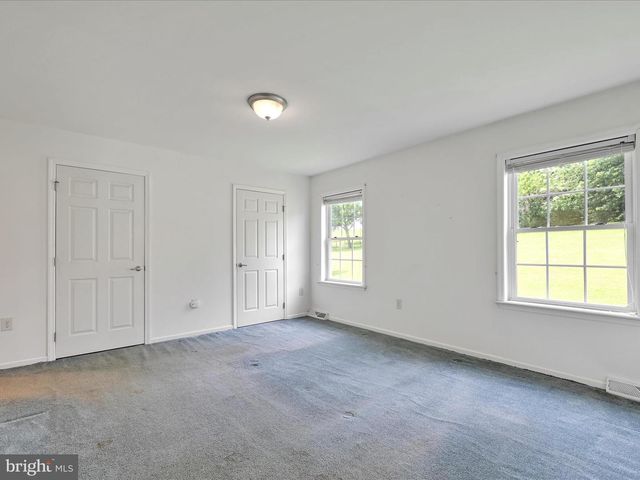67 PARALLEL RD, Pine Grove, PA 17963