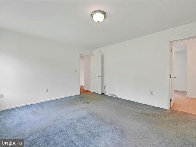 67 PARALLEL RD, Pine Grove, PA 17963