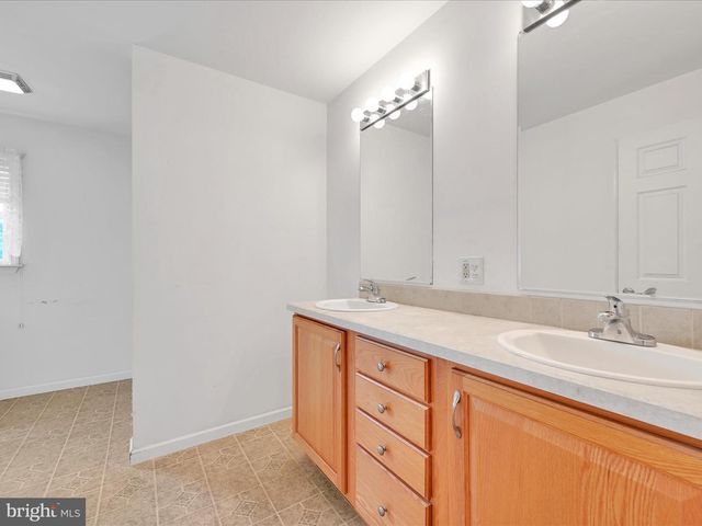 67 PARALLEL RD, Pine Grove, PA 17963
