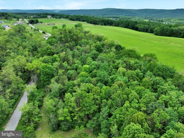 67 PARALLEL RD, Pine Grove, PA 17963