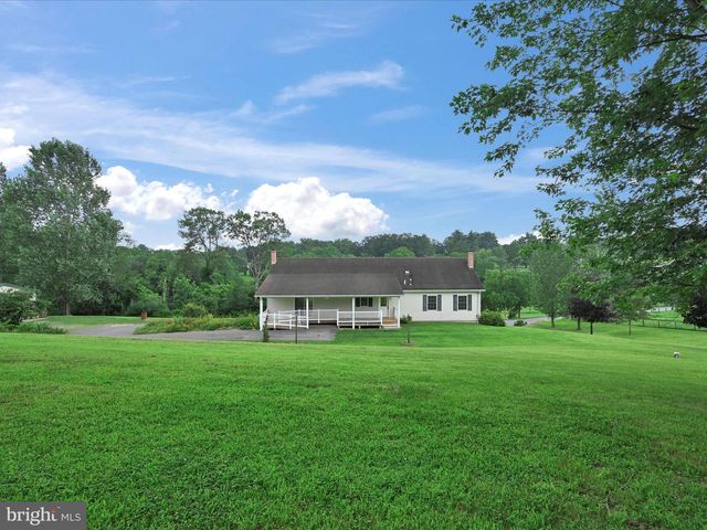 67 PARALLEL RD, Pine Grove, PA 17963