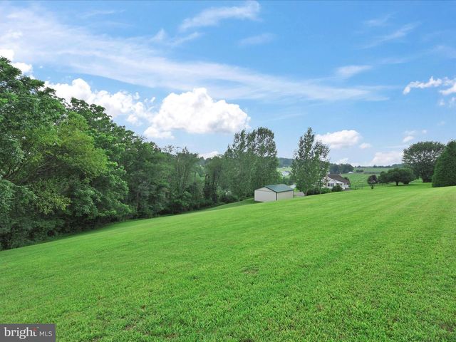 67 PARALLEL RD, Pine Grove, PA 17963