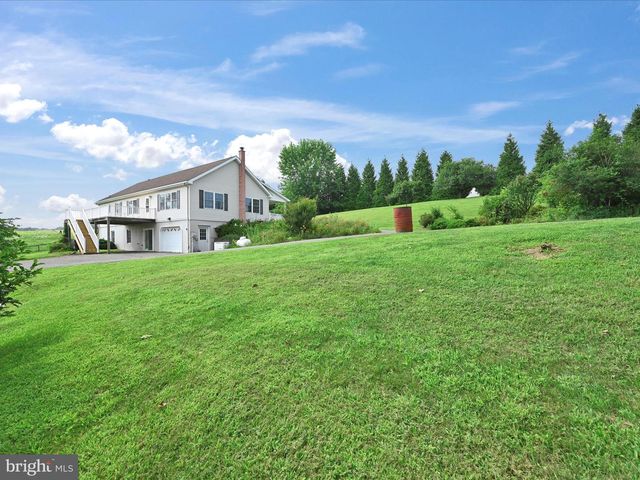 67 PARALLEL RD, Pine Grove, PA 17963