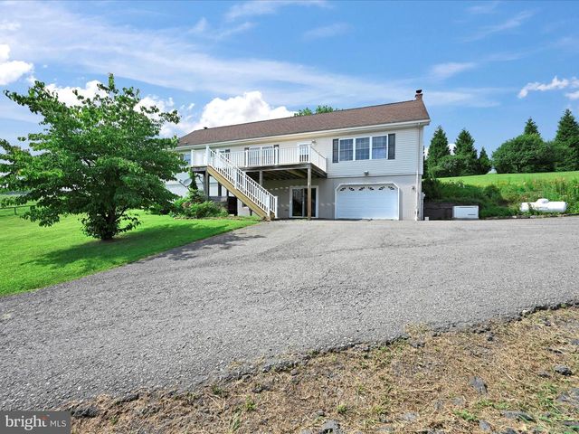 67 PARALLEL RD, Pine Grove, PA 17963