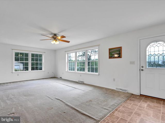 67 PARALLEL RD, Pine Grove, PA 17963