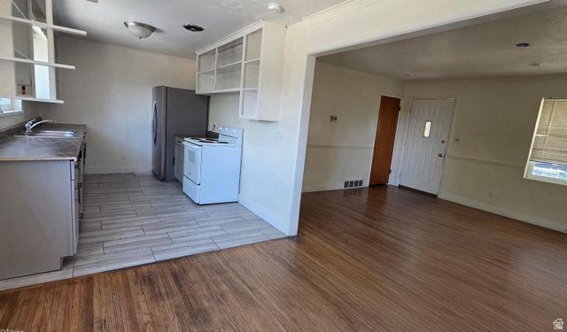 7708 W GLENWOOD AVE, Magna, UT 84044