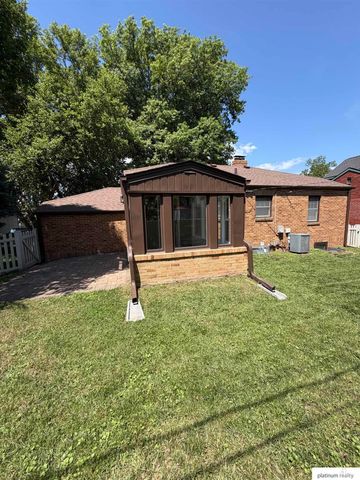1511 S 61 Avenue, Omaha, NE 68106