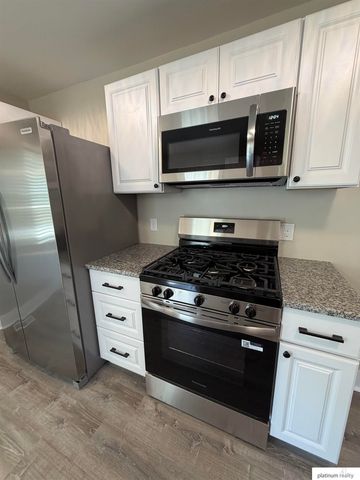 1511 S 61 Avenue, Omaha, NE 68106
