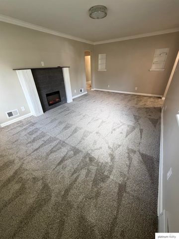 1511 S 61 Avenue, Omaha, NE 68106