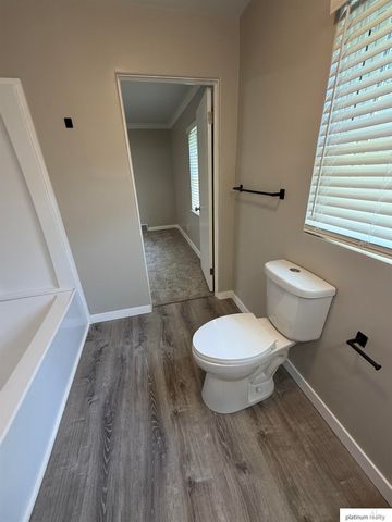 1511 S 61 Avenue, Omaha, NE 68106