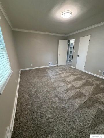 1511 S 61 Avenue, Omaha, NE 68106