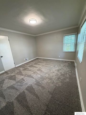 1511 S 61 Avenue, Omaha, NE 68106