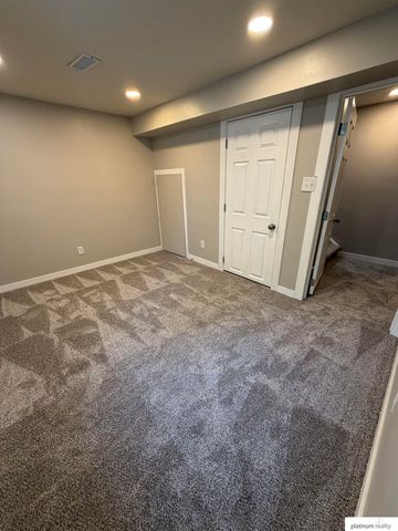 1511 S 61 Avenue, Omaha, NE 68106