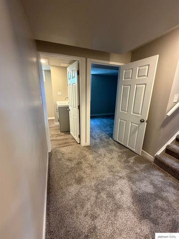1511 S 61 Avenue, Omaha, NE 68106