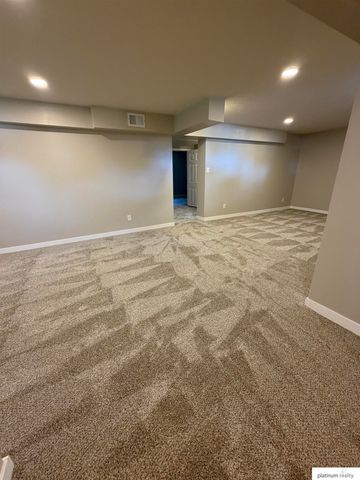 1511 S 61 Avenue, Omaha, NE 68106