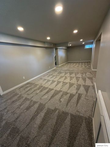 1511 S 61 Avenue, Omaha, NE 68106