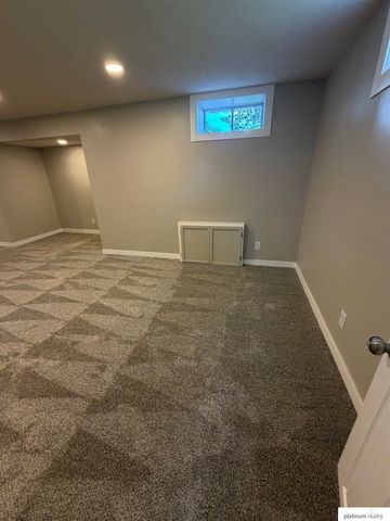 1511 S 61 Avenue, Omaha, NE 68106
