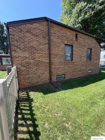 1511 S 61 Avenue, Omaha, NE 68106