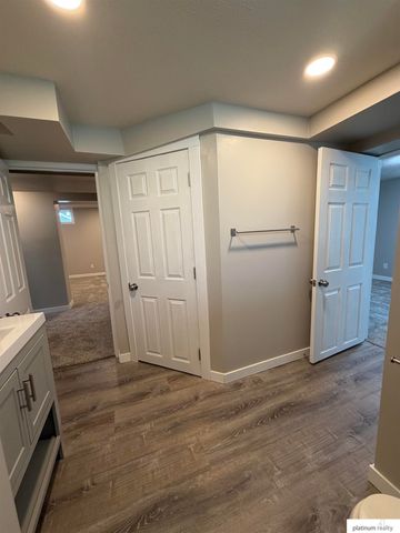 1511 S 61 Avenue, Omaha, NE 68106