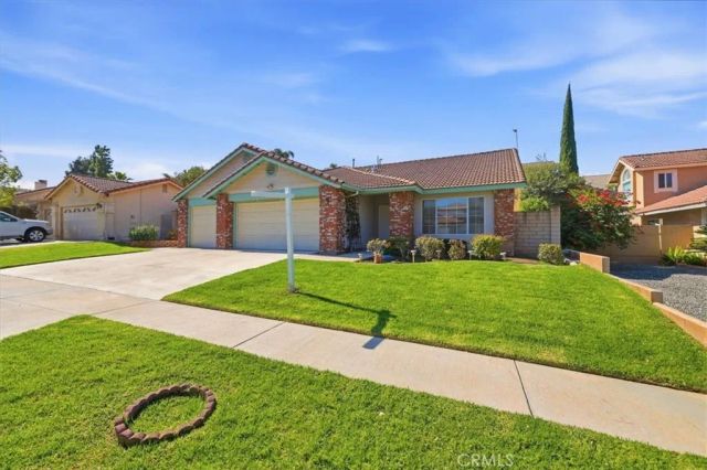 790 Sugar Maple, Corona, CA 92881