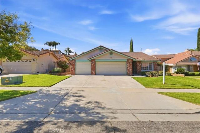 790 Sugar Maple, Corona, CA 92881