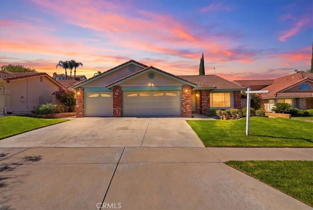 790 Sugar Maple, Corona, CA 92881